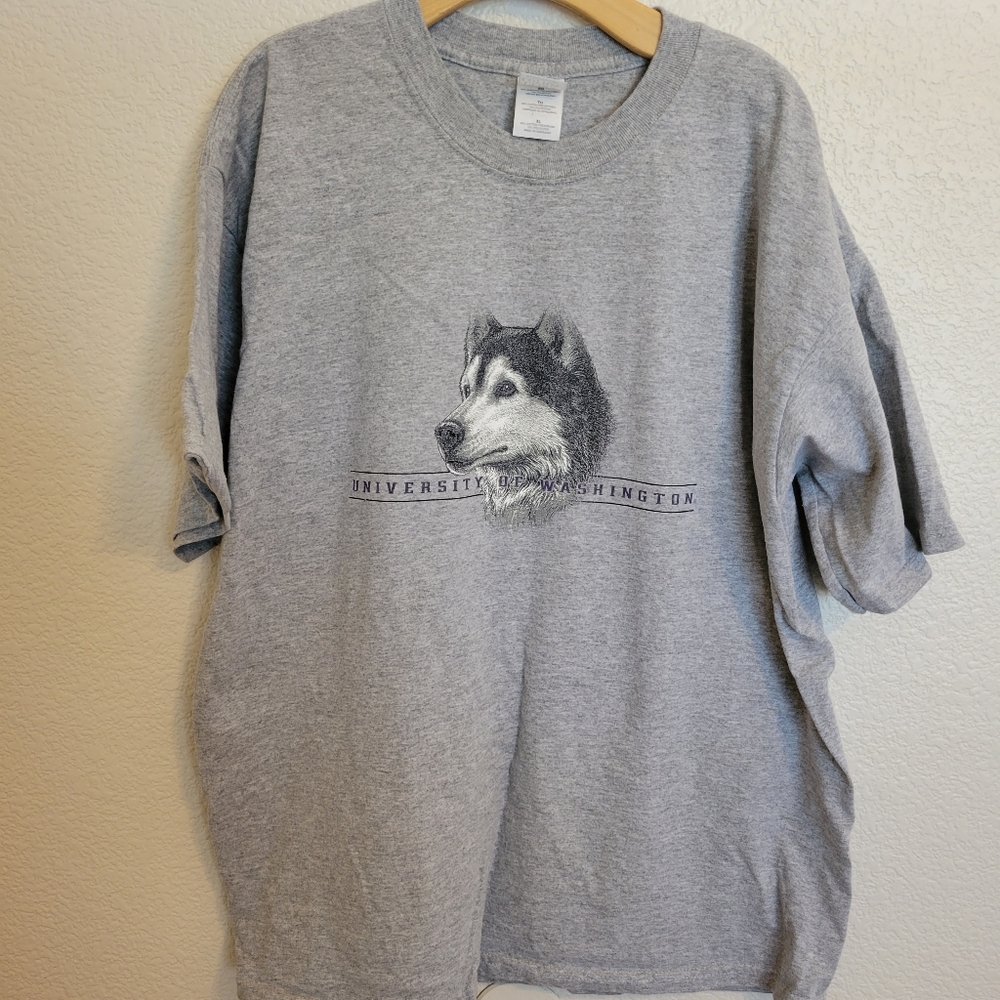 VNT Univ. of WA t-shirt